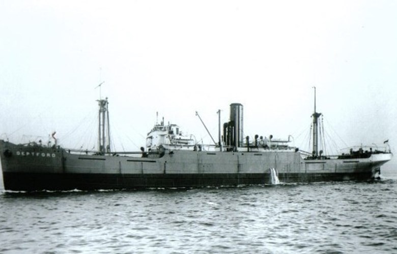 SS «Deptford» på 4101 tonn, var bygd 1931 for rederiet Watts, Watts & Co, London. Båten var på veg frå Narvik, lasta med jernmalm. «Deptford» vart torpedert og søkkt ved Stad av den tyske ubåten U-38 under kommando av Henrich Liebe.
