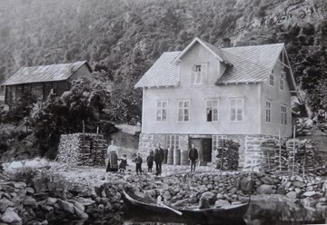 Våningshuset og folk 1916-1917