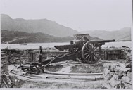Biletet viser tredje kanon som er ein fransk 10,5 cm feltkanon modell 1913, K.331(f) med hjullavett.
