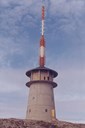 Storehogen var fyrste høgfjellstasjonen i Lærdal kontrollkrins, bygd i 1961 til drift av FM-kringkasting, seinare kom radioliner, TV og mobiltenester.