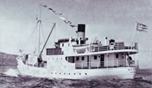 Fylkesbaatane sin nye båt MS "Nesøy" gjorde teneste som "kongeskip" under kronprinsparet si reise gjennom fylket i 1933.