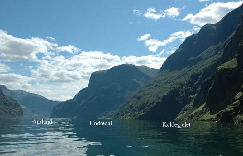 Oversiktsbilete som viser kvar Koldegjelet ligg i forhold til Aurland og Undredal.
