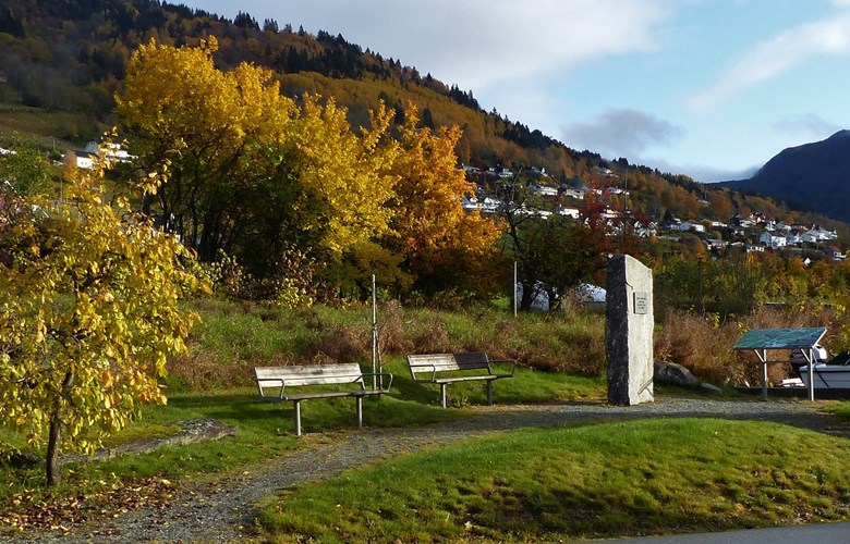 Hårfagre-parken på kongsgarden Husabø i Leikanger. Parken vart opna hausten 2015.