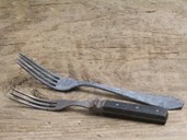 Gaflar var ikkje i vanleg bruk på bygda før på 1900-talet. Gaffelen har aldri vore ein personleg eignelut slik skeia og kniven har vore.

 

