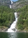 Lægdafossen har eit fritt fall på 75 meter og er rekna som ein av dei viktigaste fossane i verdsarvområdet.
