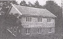 Samlingshuset 1954. Huset hadde då tre vindauge i kvar høgd, mot seinare fire.