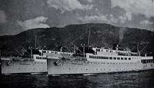 «Systerskipa m/s «Sunnfjord» og m/s «Sognefjord». (I boka «Fylkesbaatane i Sogn og Fjordane gjennom 100 år», 1958. Biletet er vissnok manipulert av same skip, det fremste).