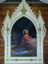 Altertavla frå 1907 er måla av Nils Bergslien, og ramma med utskjeringar er laga av Magnus Dagestad. Motivet er Jesus i Getsemane. I byrjinga stod det ein enkel, forgylt kross som altertavle.
