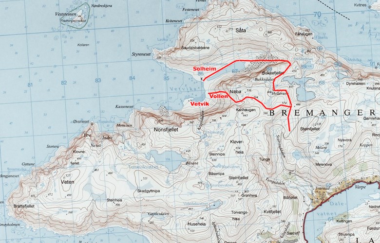 Kart over vestre delen av Bremangerhalvøya med Olderveggen og Vetvika. I 2009 er det to merka stiar til Vetvika, den eine om Ura i nord og langs Solheimsvatnet, den andre ei beinare line som kjem ned til garden Vollen.