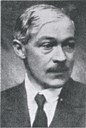 <p>Haakon Shetelig (1877-1955), arkeolog. Han var leiar for Bergens Museums historisk-antikvariske avdeling fr&aring; 1901 og administrerande direkt&oslash;r ved Bergens Museum 1938-1942.</p>