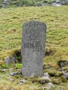 <p>Grensestein i V&aring;tedalen fr&aring; 1800-talet. Steinen markerer grensa mellom Nordfjord og Sunnfjord og mellom J&oslash;lster kommune og Breim kommune.</p>