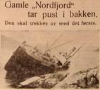 Minnediktet til DS «Nordfjord» stod i Sunnmørsposten, Ålesund, 30. september 1940. «Så meldtes det en sorgens dag / at du tok deg en pust», står det i eit av versa. Forfattaren siktar til ei hending kort tid før: Natt til 12. september 1940 grunnstøytte DS «Nordfjord» i leia mellom Måløy og Raudeberg. Sunnmørsposten melde om uhellet same dagen. Båten blei berga, reparert og sett inn att i rutefart.
