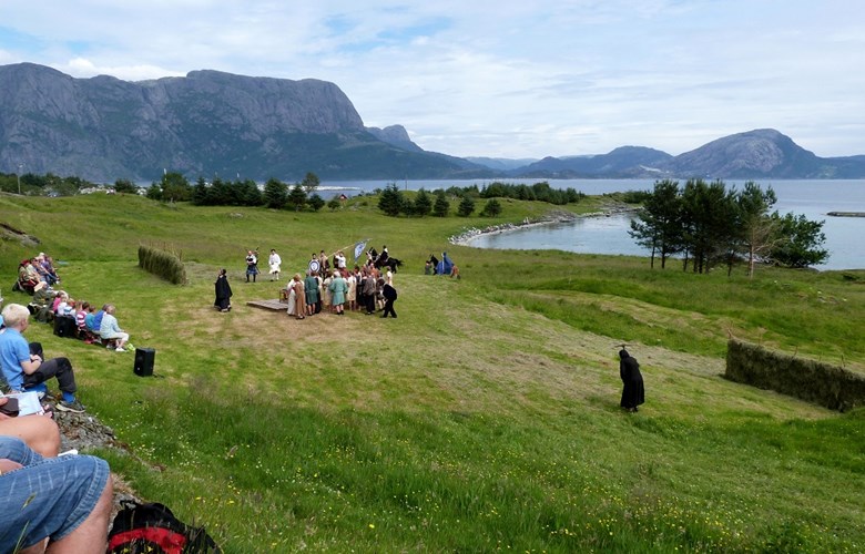 Losnaspelet vert arrangert annakvart år på Losna i Solund kommune. Spelet er skrive av Rolf Losnegård.