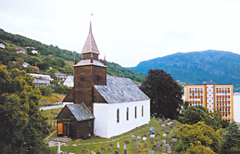 <p>Leikanger kyrkje, bygd ca 1250, hovudkyrkje og vallokale i Leikanger prestegjeld 1814.</p>