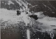 <p>Angrepet p&aring; &laquo;Gula&raquo; 14.11.1944. Illustrasjonsfoto. Biletet viser alliert flyangrep p&aring; det tyske frakteskipet &laquo;Wartheland&raquo; i Eidsfjorden i Gulen, 12. desember 1944. P&aring; same m&aring;ten m&aring; det ha sett ut d&aring; &laquo;Gula&raquo; vart angripen ved Dingeneset ein m&aring;nad tidlegare. </p>