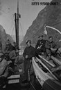 <p>Fylkesbaatane i Sogn og Fjordane 9. april &ndash; 16. mai 1940. Lausleten krigsfange, gardist John Bl&aring;lid, fr&aring; V&aring;gs&oslash;y, p&aring; heimveg om bord p&aring; MS &laquo;Sand&oslash;y&raquo; p&aring; veg fr&aring; Gudvangen til H&oslash;yanger.</p>