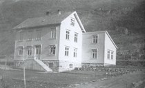 Lærdal sjukehus, slik det såg ut då Rolf Christophersen overtok som distriktslækjar i Lærdal i 1922.

