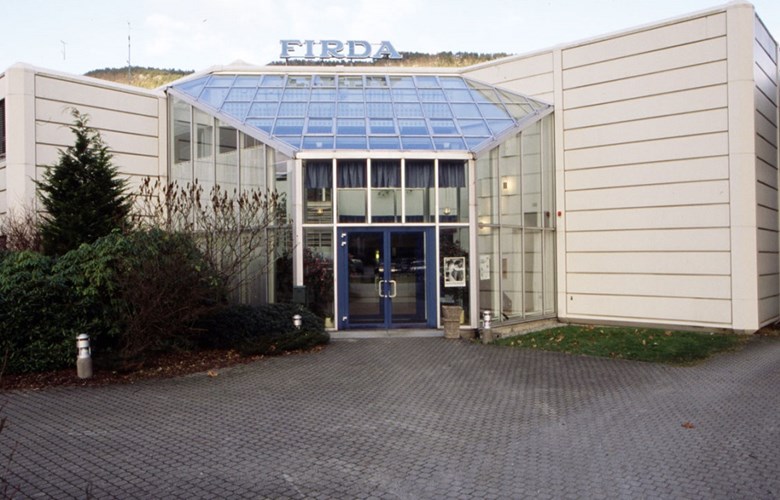 I 1988 flytta Firda inn i eit moderne avishus på Øyrane i Førde.
