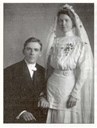 25. august 1910 gifte Abraham Vereide seg med Mattie, dotter til dansk-amerikanaren Niels L. Hansen, prest i metodistkyrkja i Butte, Montana. Dei fekk tre born.

