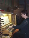 Orgelet kom på plass i kyrkja i 1977. Det har 27 stemmer, og er bygt av Vestlandske Orgelverkstad på Hareid. Det fyrste orgelet var montert i kyrkja i 1902.