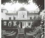 Det gamle Fretheim hotell. Den vakre hagen til Marthe Fretheim var kjend vide omkring. 
