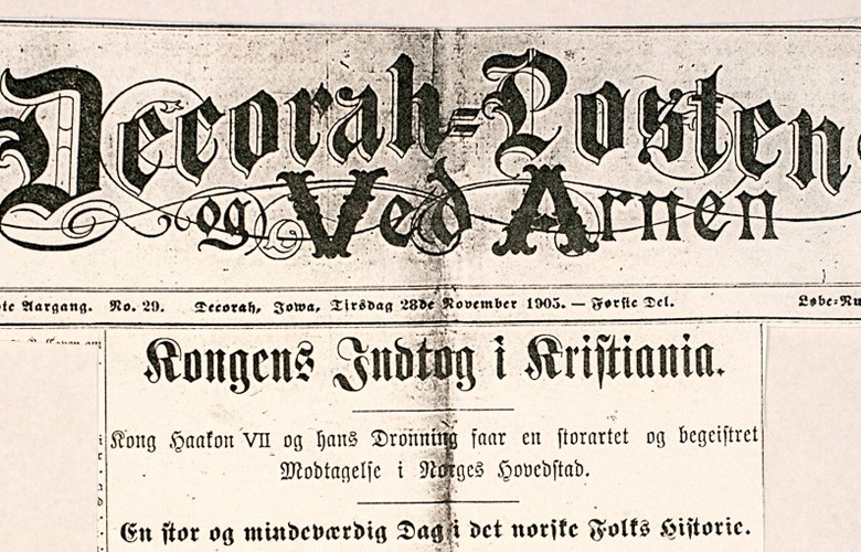 Oppslag i Decorah-Posten 28. november 1905. Den nye norske kongen fekk stor merksemd. 