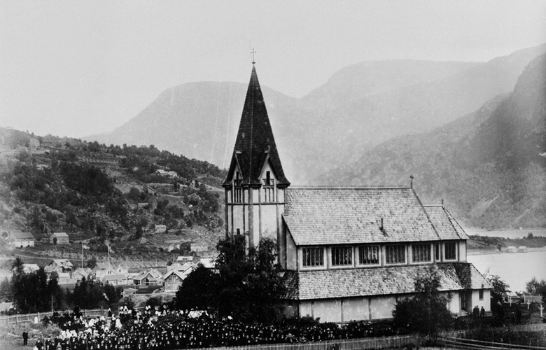 Stedje kyrkje, Sogndal, 13. august 1905.