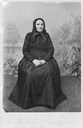 Ragnhild Fredriksdotter Lødøen, 1863 til 1920, var jordmor i Hornindal frå 1865 til 1902, og vikarierte lenge etter den tid. Jordmora hadde ein viktig rolle i det lokale helsestellet. Det var langt til lege så jordmora var god å ha som medisinsk kunnig.