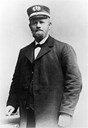 Lensmann Ole Schjesvold (1841-1913) var første lensmann i Hyllestad frå 1873 til 1911. Han var også kommunekasserar og den første postopnaren i Hyllestad 1875-1913.