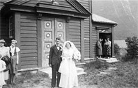 Leif Lidal og Kari Romøren gifta seg i Fjærland kyrkje 8. juli 1939.
