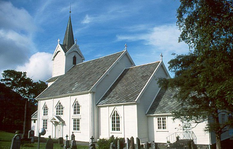 Leikanger kyrkje har stått på heile tre stader: Bø på Selja, i Selje og her på Leikanger.
