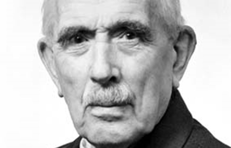 Olav Hoprekstad (1875-1965), lærar, forfattar og sogegranskar. Han skreiv 18 skodespel på nynorsk. I tillegg skreiv han lærebøker, jubileumsskrift og anna.