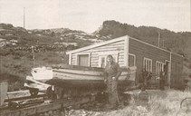 Bertel Spord reiste i mange år kring i fylket i motorbåten "Bølgen" for å reparera båtar. Båtane vart køyrt inn i fjøra og reparerte der. Då dette var nokså tungvint fann han ut at han ville byggja seg ein eigen slipp. Motorbåten er i dag i restaurert og i privat eige.
