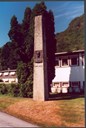 Sogns Ungdomslag reiste Angell-steinen i Luster. Minnesteinen vart avduka 22. august 1924, to år etter Henrik Angell døydde.