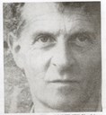 Ludwig Wittgenstein, fødd 26. april 1889 i Wien. Nitten år gammal kom han til England der han først studerte ingeniørfag i Manchester før han tok fatt på filosofiske studier ved universitetet i Cambridge frå 1912-1913. I 1938 vart han britisk statsborgar. Wittgenstein ligg gravlagd i Cambridge.
