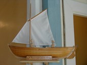 Votivskipet i kyrkja er frå 1992. Det er forma som ein færing og er laga av Ola Eiksund.
