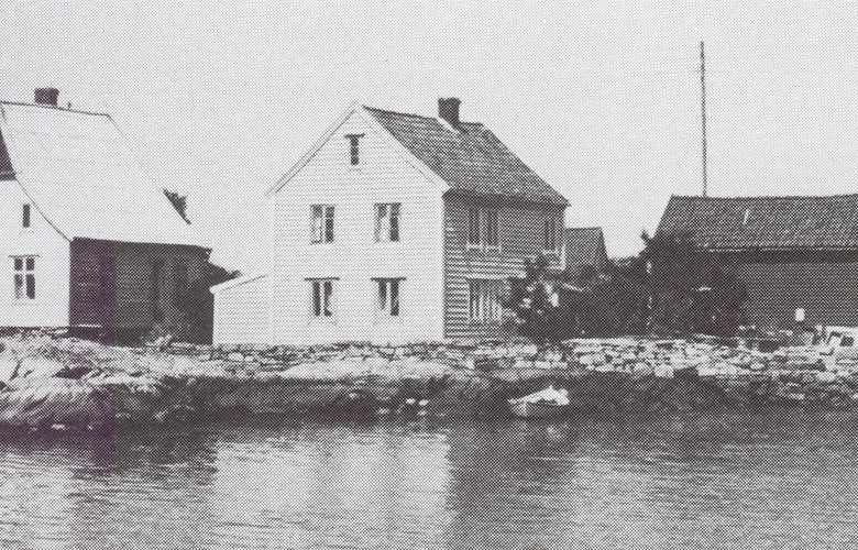 Børholmen var på 1700-talet ein livleg handelsstad. Her tok dei imot fisk som vart lagt i tønner og sendt vidare til Bergen.