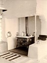 Slik såg det ut kring vedkomfyren på kjøkenet i herskapshuset på Vågsberget kring 1930.
