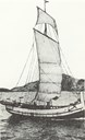 Verholmen var kjent for å ha ei framifrå hamn for jekter og småbåtar. På biletet ser me ei jakt på Sognefjorden.