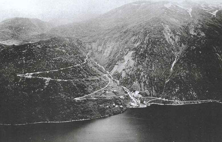 Ullebøvegen går frå Dyrneslia ved Vadheimsfjorden og over til Guddal i Fjaler. Den fyrste biten vart påbyrja i 1907, men ikkje før i 1972 vart vegen ferdig heilt fram til Guddal.
