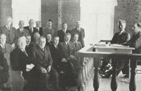 Møte i forstandarskapet 8. april 1950. Attmed bordet Ingolf Helgheim (til høgre) og Eirik Hjelmbrekke.